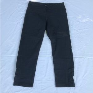 Women’s Crop Leggings with Ruffle Ankle